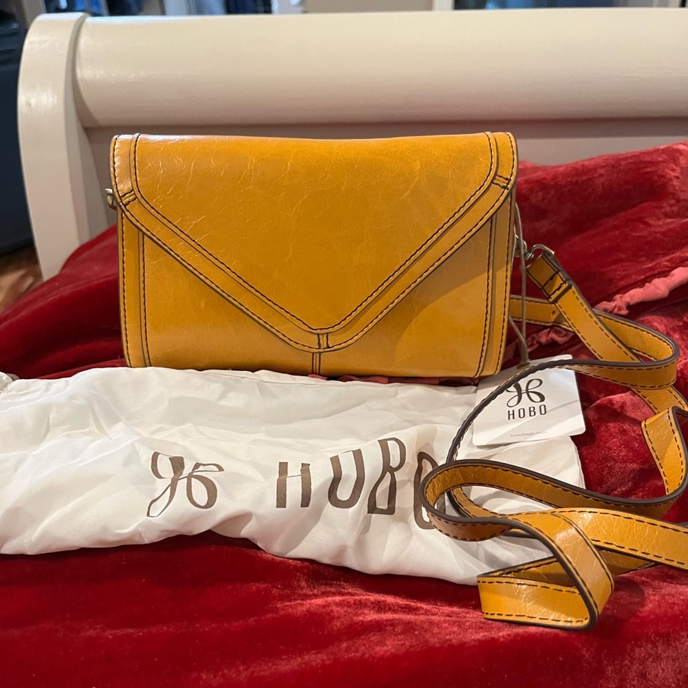 Hobo mustard crossbody. New with tags
